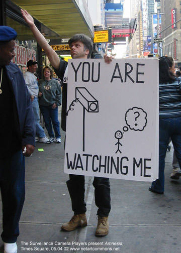 Amnesia, Times Square ©&nbsp;Surveillance Camera Players (New-York, 2004)